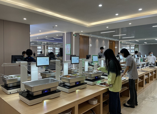 智慧食堂改善学生饮食结构,倡导健康生活方式